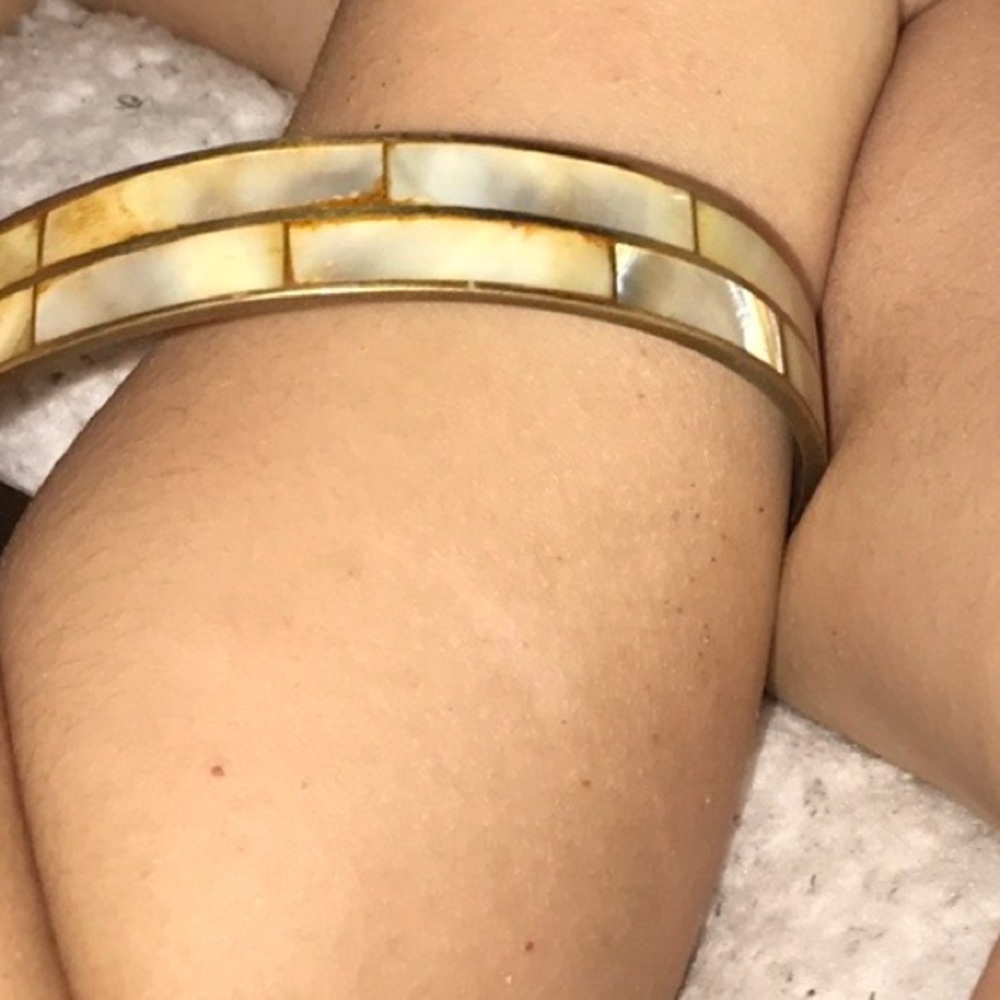 Mother of Pearl Bracelet - Picture 7 of 11